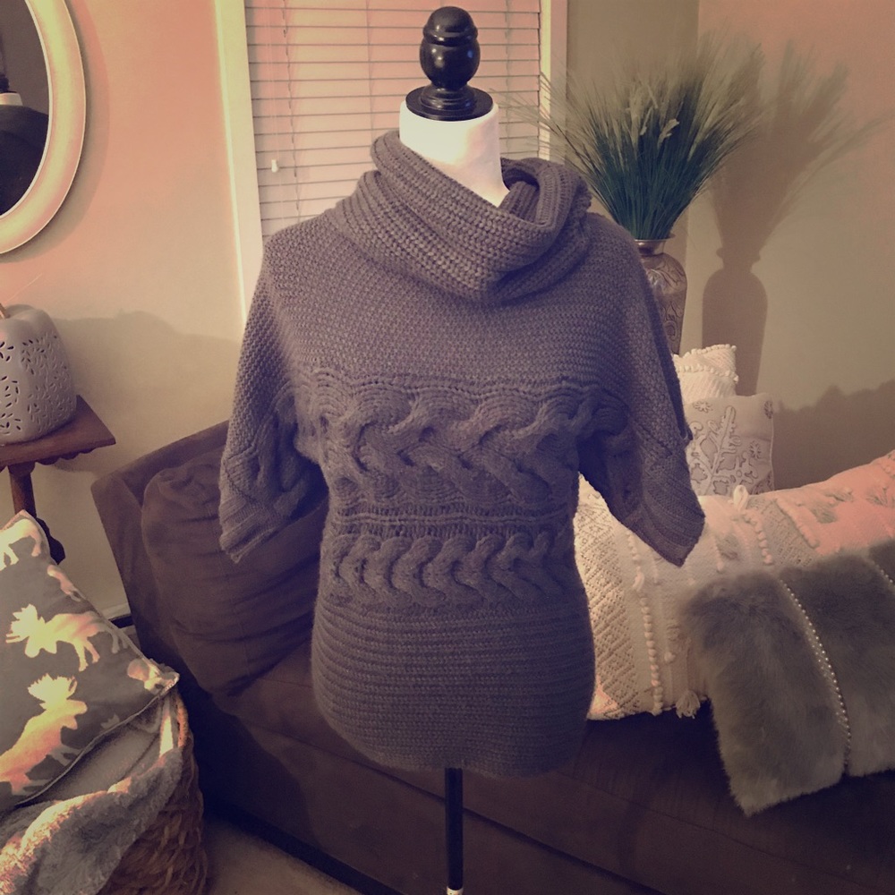 Dex gray cable sweater